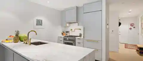 310 W 113 ST
