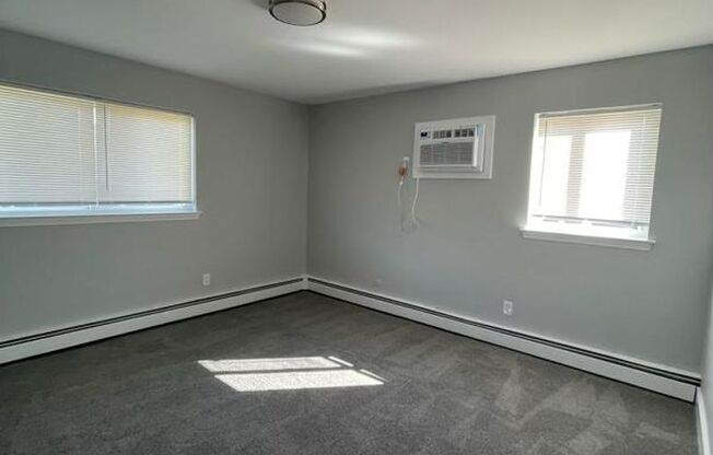 2 beds, 1 bath, 800 sqft, $1,915