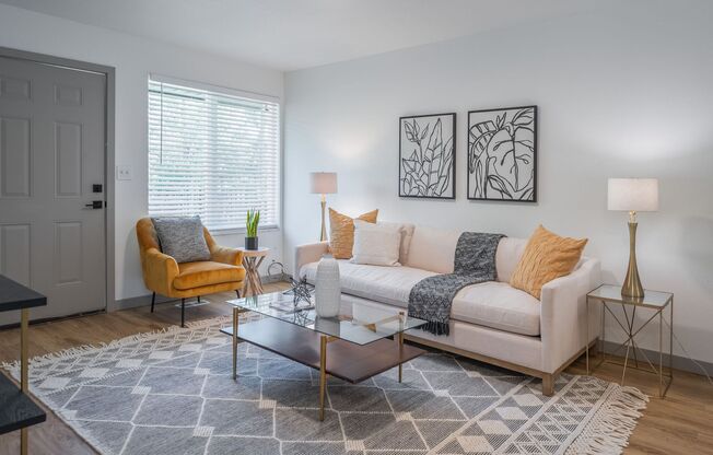 2 beds, 1 bath, 750 sqft, $1,295, Unit H9