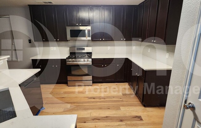 2208 LANSHIRE DR