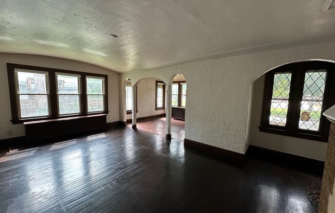 1818-1820 E Newberry Blvd