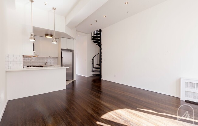 1 bed, 1 bath, $6,400, Unit PHE