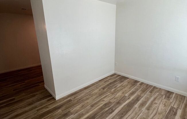 Studio, 1 bath, 430 sqft, $1,125, Unit 31