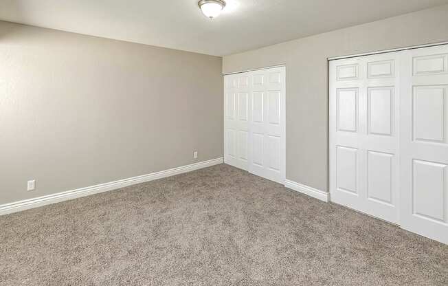 Beautiful newly-renovated one, two and three bedroom apartment townhomes with high-end finishes at Highpoint Apartments in Omaha, NE