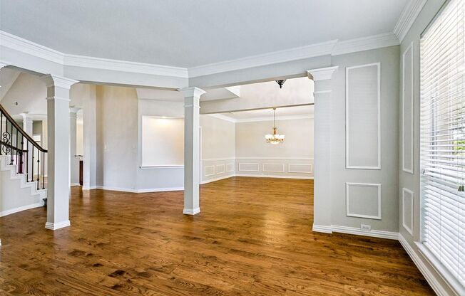 Live in this Luxurious and Majestic beauty located in heart of Plano with Exemplary PISD . 4 beds, 3.5 baths & 3 car garage
