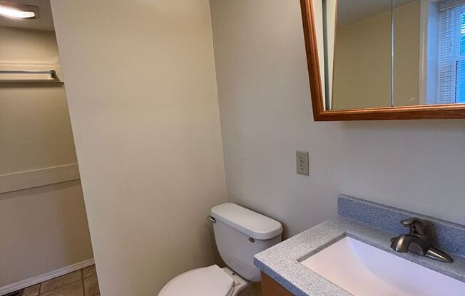 Studio, 1 bath, 450 sqft, $695, Unit 900 Market