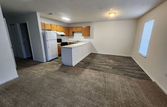 2 beds, 2 baths, 975 sqft, $975, Unit 110