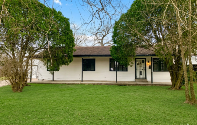 4 Bedroom Single Family in Houston! Recently Remodeled