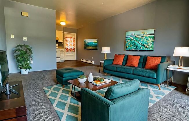 4223 Forrest Hill