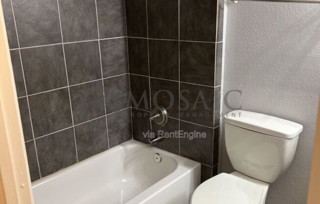 2 beds, 2 baths, 846 sqft, $995, Unit 274