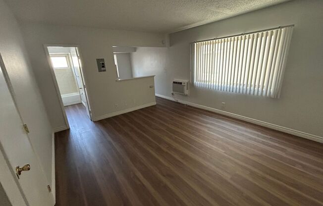 Studio, 1 bath, 392 sqft, $1,400, Unit 832 #06