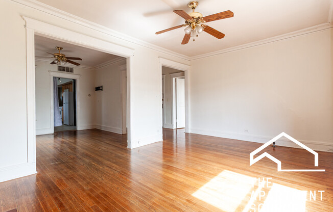 902 W BELLE PLAINE AVE