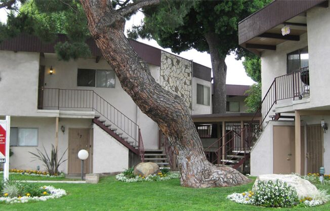 Lido Isle Apartments