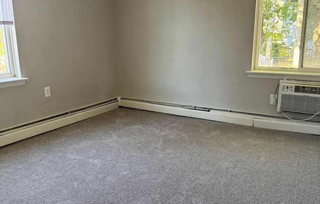 2 beds, 1 bath, 800 sqft, $1,435, Unit 232