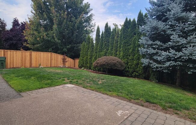 413 Roger Smith Drive -Beautiful 2-story home in the heart of Newberg, OR