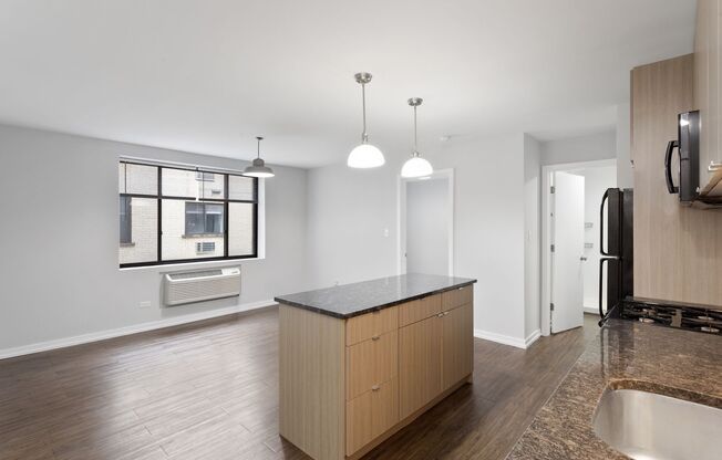 1 bed, 1 bath, 307 sqft, $1,995, Unit 523