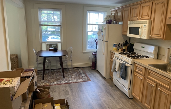 Studio, 1 bath, 600 sqft, $2,300, Unit 1