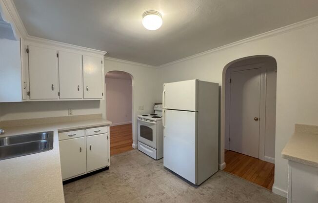 Pet-Ok | Charming Single-Family Ranch in Carlisle, MA | Avail 5/1