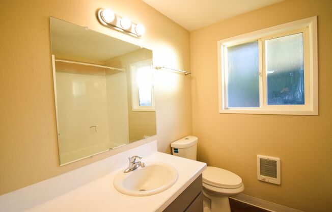 2 beds, 1 bath, $1,495, Unit 2383