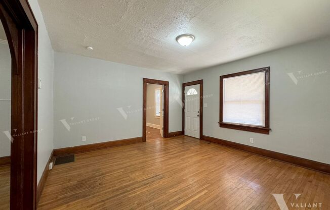 Charming Two-Bedroom, One Bathroom Craftsman Bungalow for Rent in Woodland Heights