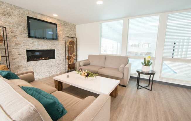 Resident Lounge at Park 88 Apartments in Thornton, CO