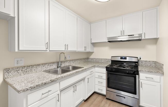 2 beds, 1 bath, 800 sqft, $2,150, Unit 01