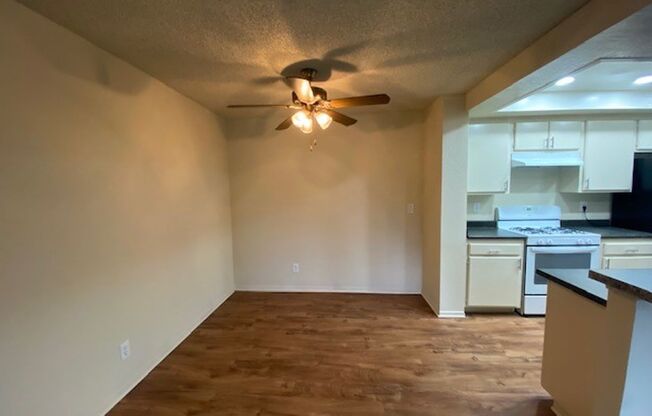 $500 OFF FIRST MONTH RENT! The Grove: 2 Bedroom 2 Bath Condo,