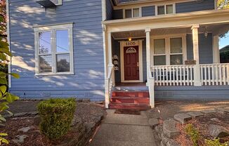 Beautiful Ground Level 1Bed/1Bath with Deck Close to Downtown Albany!