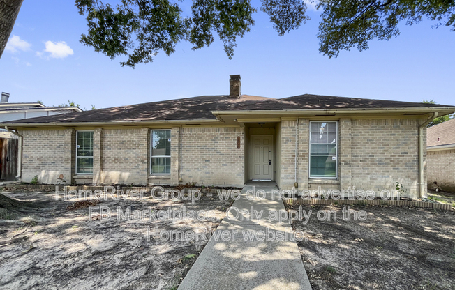 1426 CREEKWOOD LN