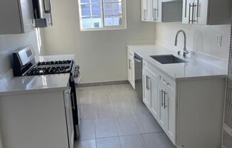 1757 Longwood Ave. Los Angeles, CA. 90019