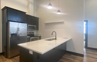 2 beds, 1 bath, 894 sqft, $1,700, Unit #204