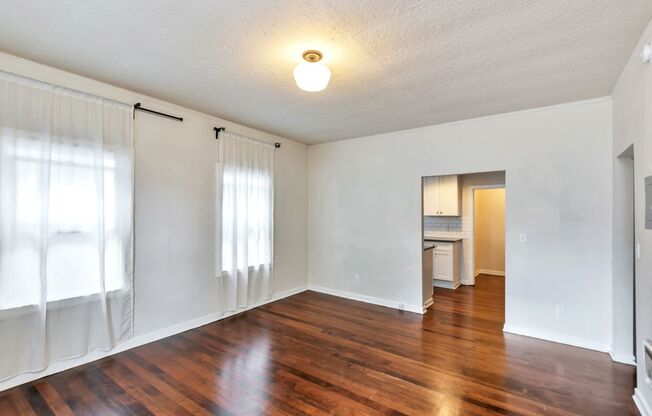 Studio, 1 bath, 450 sqft, $1,295