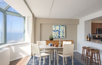Large Floor Plans at 10 West Apartments