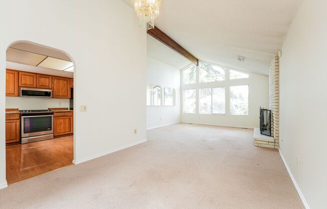 Charming 4 bed, 2.5 bath Lynnwood Home, $3700/mo.