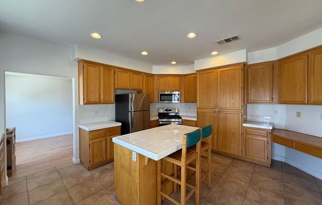 Beautiful 7B/4BA Home in Moreno Valley Available for Rent!