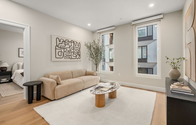 3 beds, 2 baths, 1,099 sqft, $4,800, Unit 607