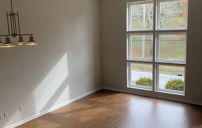 Updated Crescent Hills Condo 2 bed/2 bath - Renaissance Lofts