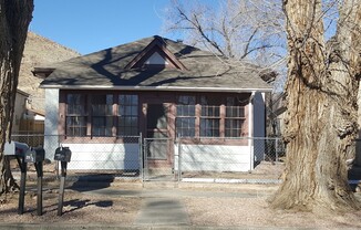 2 bedroom 1 bath home