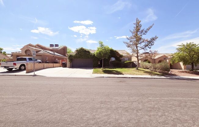3 BEDROOM 2 BATH HOME IN HENDERSON