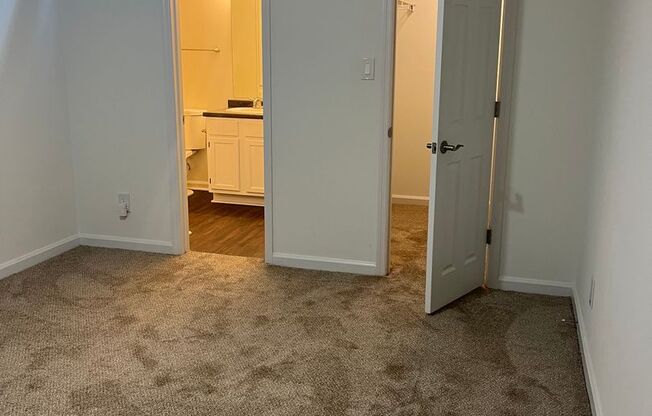 2 beds, 2 baths, 1,121 sqft, $1,595, Unit 1415