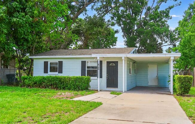 Move-In Ready 2 Bedroom, 1 Bathroom Home in West Tampa!