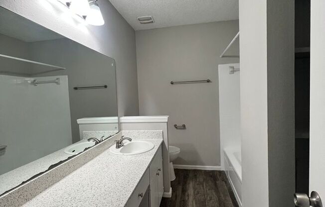 2 beds, 1 bath, 864 sqft, $885, Unit 1715-232AR