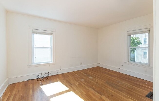 40 MONTFERN AVE