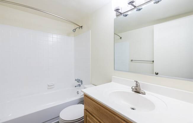 Woodscape Apartments - Upgraded Bathroom