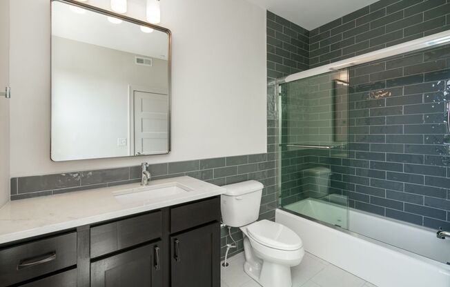 2 beds, 2 baths, $1,875, Unit 1050 N 4th St. Apt. 316