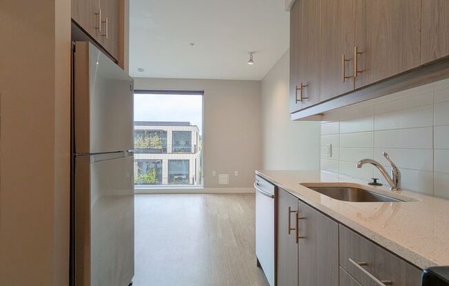 1 bed, 1 bath, 427 sqft, $1,395, Unit 416
