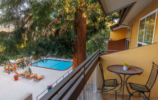 Redwood Plaza Apartments