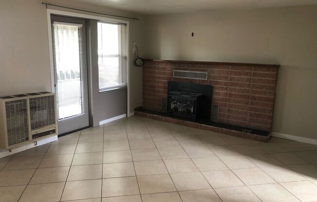 Studio, 1 bath, 400 sqft, $1,399