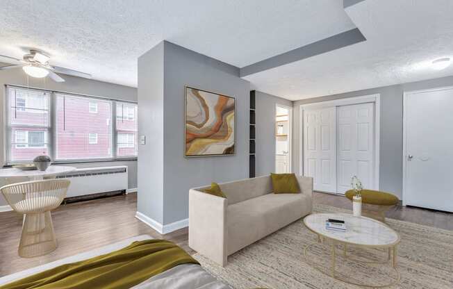 Lofts on Ormsby - Studio