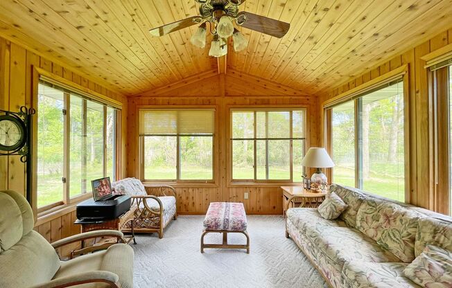 Charming and Comfortable 3BR with Gorgeous Sunroom and Big Back Yard!